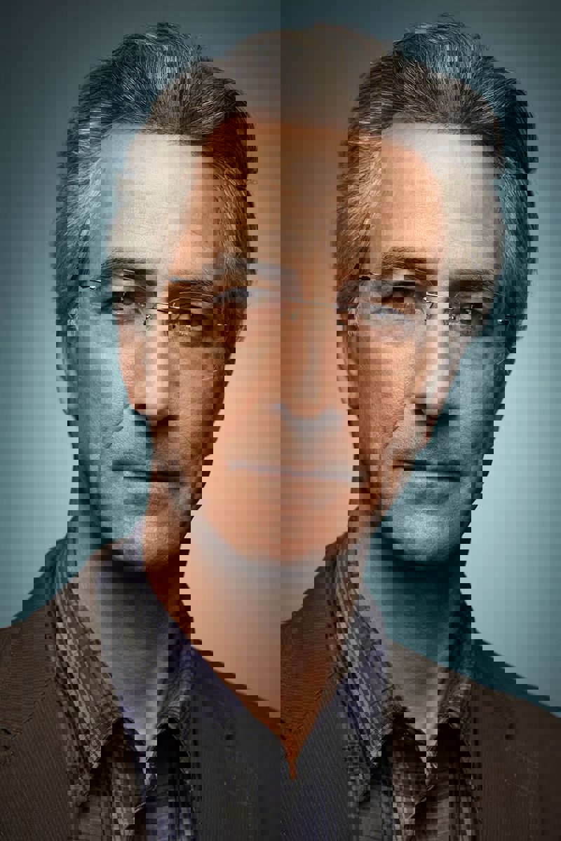 David Strathairn