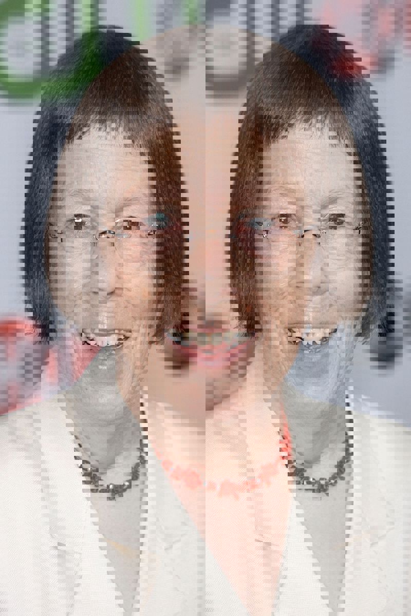 Linda Hunt